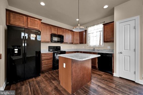 510 Charles Ave, Hanover PA 17331-3353 exterior