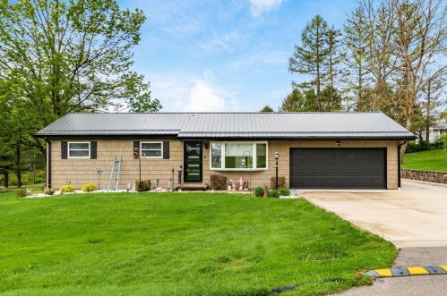 461 Lawndale Pl, Zanesville, OH 43701-3949