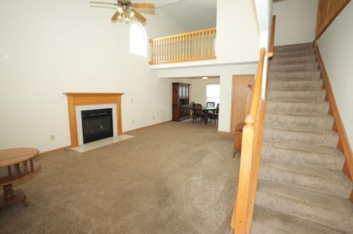 3560 Bluff Gap Dr, Darbydale, OH 43123-4792