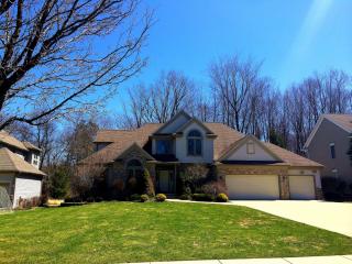 7345 Joseph Dr, Cleveland OH  44139-5666 exterior