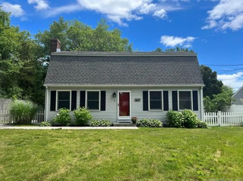 2 Katherine Rd, Lyme, CT 06371-1620