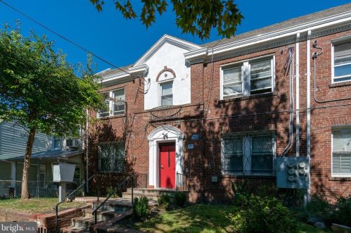 1522 V St, Washington, DC 20020-4845