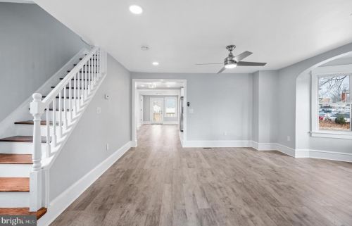 460 Crown Point Rd, West Deptford NJ  08086-2124 exterior