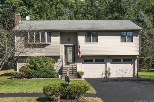 64 Harold Rd, Farmington, CT 06032-3407