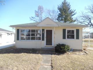 527 Keller Dr, Fremont, OH 43420-3954