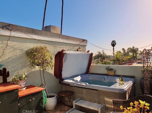 227 Glendora Ave, Long Beach CA  90803-3504 exterior