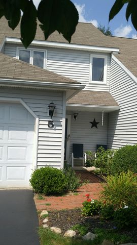 5 Rusfield Dr, Bethlehem Center, NY 12077-3235