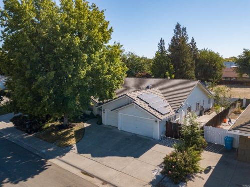 250 Lynd Way, Liberty Farms, CA 95620-3245
