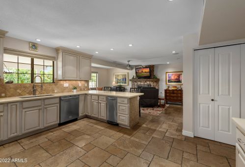 5119 Paradise Dr, Scottsdale AZ 85260-5433 exterior