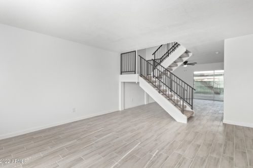 5413 El Caminito Dr, Glendale, AZ 85302-6122
