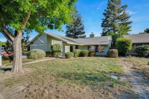 3805 Orangeburg Ave, Modesto, CA 95355-3681