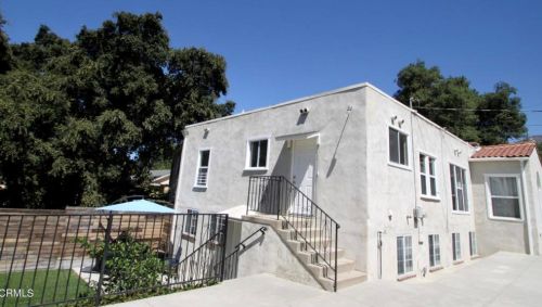 2810 Los Olivos Ln, Glendale CA 91214-2829 exterior