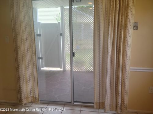 21 Linton Close, East Freehold NJ 07728-3816 exterior