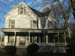 70 Prospect St, Newton, MA 02465-2337