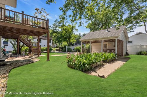 50 Ocean Ave, Monmouth Hills NJ  07732-1410 exterior