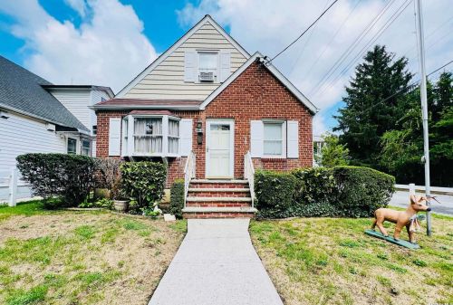 244-39 86th Rd, Jamaica, NY 11426-1024