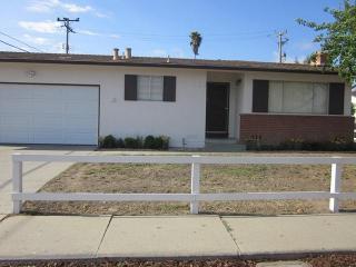 208 Osage Dr, Salinas, CA 93906-2716