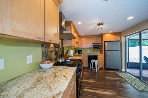 1562 Twin Palms Loop, Lutz FL  33559-6763 exterior