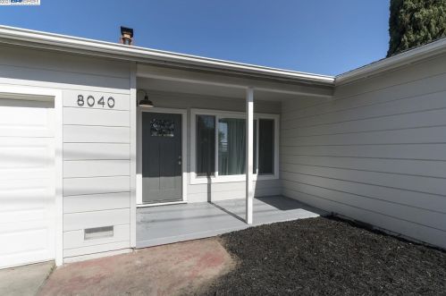 8040 Crest Ave, Oakland, CA 94605-3612