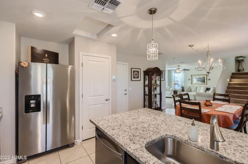 8037 Albeniz Pl, Phoenix AZ  85043 exterior