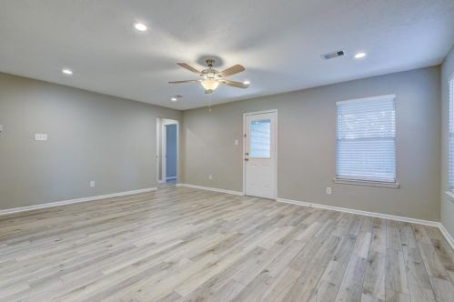 9730 Gulfstream Dr, Conroe TX  77303-4096 exterior