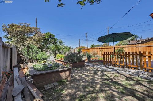 18448 Standish Ave, Hayward CA  94541-1323 exterior