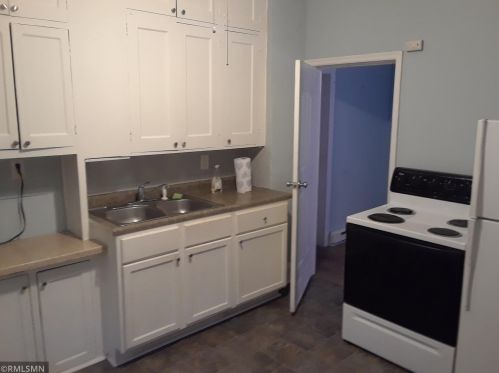 870 Cook Ave, Saint Paul MN 55106-3216 exterior