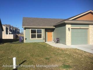 506 Northfield Rd, Manhattan KS  66502-7529 exterior