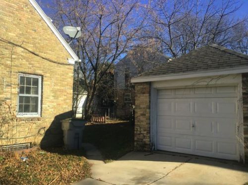 5472 Hopkins St, Milwaukee, WI 53209-4638