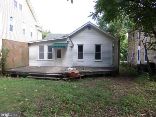 314 Vermont Ave, Burnham, PA 17009-0018