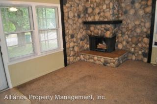 2204 Green Ave, Manhattan KS  66502-4724 exterior