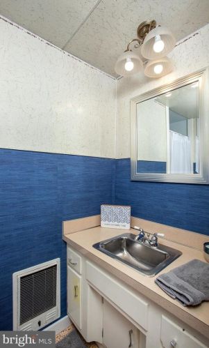 252 Redwood St, Hummelstown PA  17036-2619 exterior