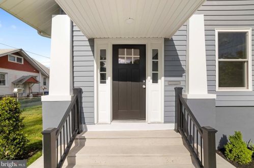 430 Manor Rd, Beverly NJ  08010-1028 exterior