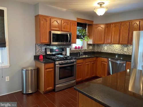 3118 Guilford St, Philadelphia PA 19152-4504 exterior