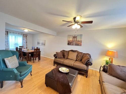 20 Dogwood Dr, Middletown NY 10940-1801 exterior