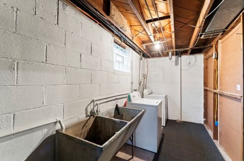 132 Firwood Dr, Bridgeville PA  15017-1204 exterior