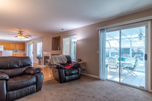 2070 Carousel Dr, Hollister CA  95023-5665 exterior