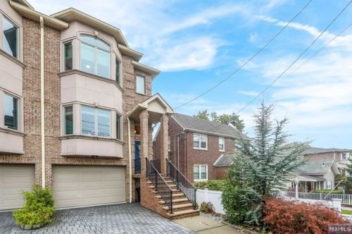 366 Aurora Ave, Cliffside Park NJ  07010-2111 exterior