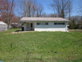 3910 Pine Ave, Levittown, PA 19056-3358