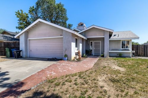 804 Crazy Horse Dr, Lake Nacimiento, CA 93446-2945
