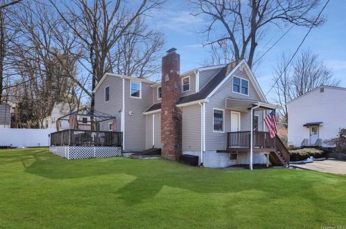 240 Overland Rd, Mahopac NY  10541-1121 exterior