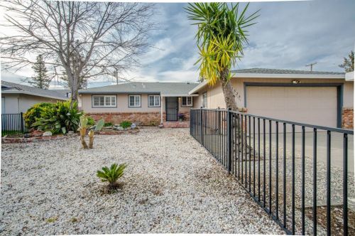 1524 6th St, Woodland, CA 95695-5504
