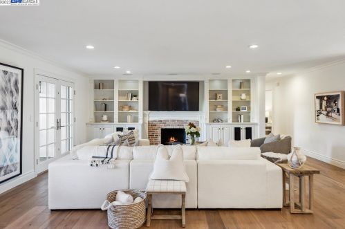 2411 Lunada Ln, Alamo, CA 94507-2610