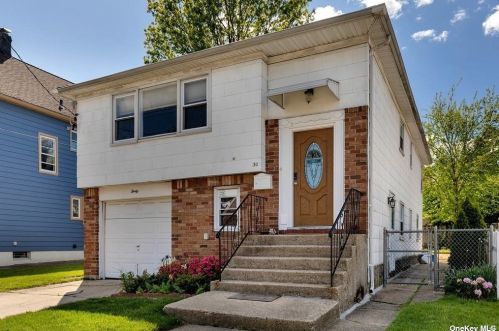 30 Iris Ave, Floral Park, NY 11001-2708