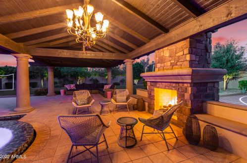 2111 Mead Dr, Gilbert AZ 85298-1215 exterior