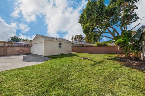 6139 Hazelbrook Ave, Lakewood CA  90712-1162 exterior