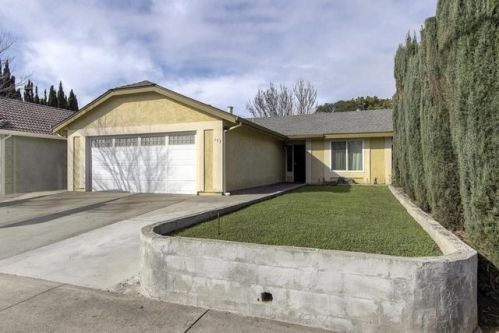 173 Las Animas Ave, Gilroy, CA 95020-7232
