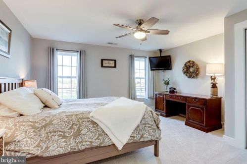 13495 Eagles Rest Dr, Leesburg VA 20176-5035 exterior