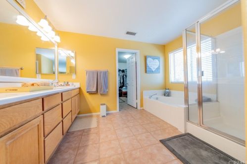 28 Del Brienza, Lake Elsinore CA  92532-0221 exterior
