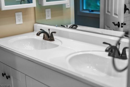 88 Mine Hill Rd, Oxford NJ  07863-3061 exterior